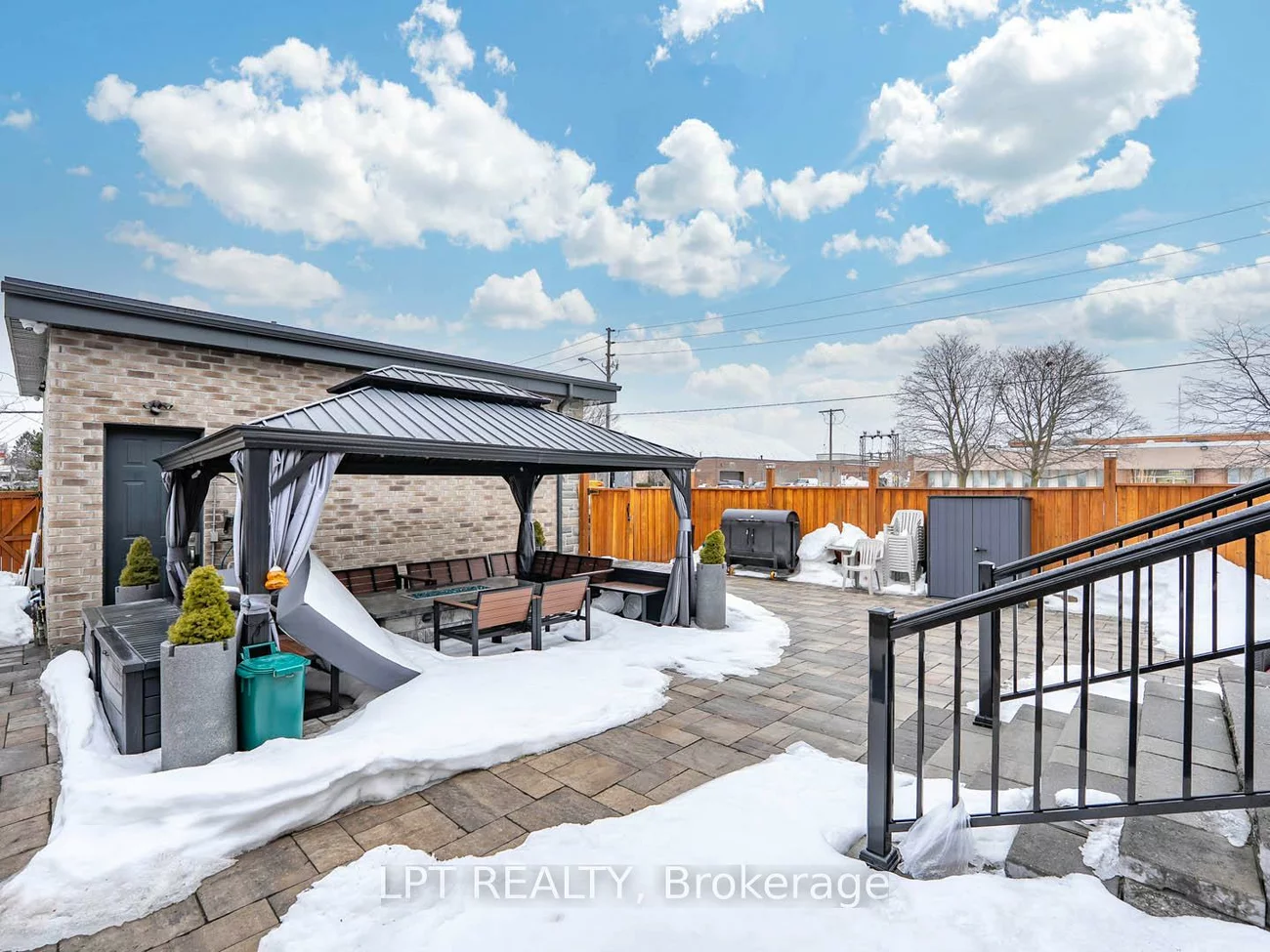 386, Kennedy, Clairlea-Birchmount, Toronto