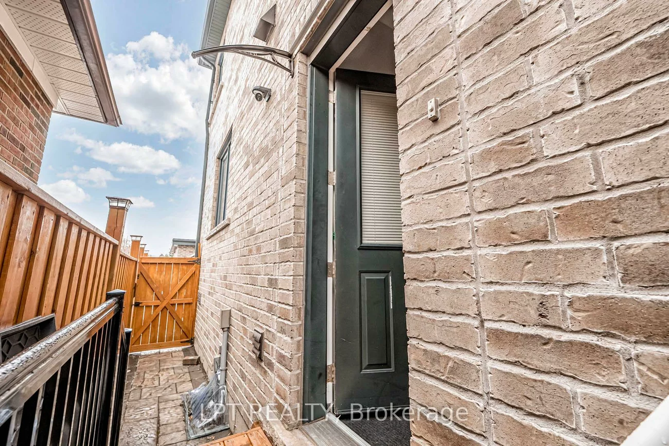 386, Kennedy, Clairlea-Birchmount, Toronto