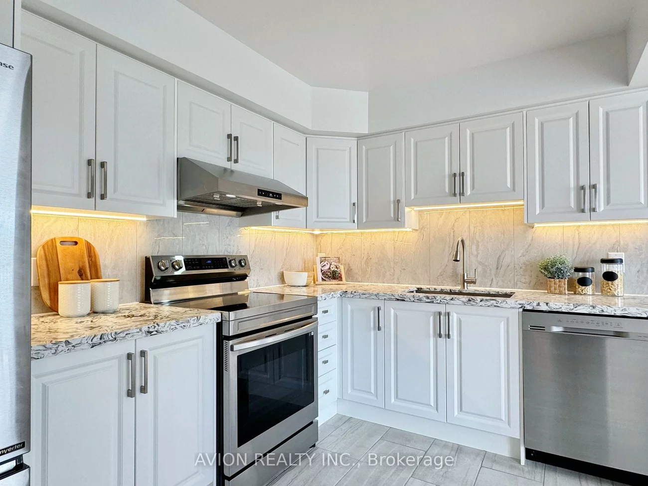 16, Glencoyne, Steeles, Toronto