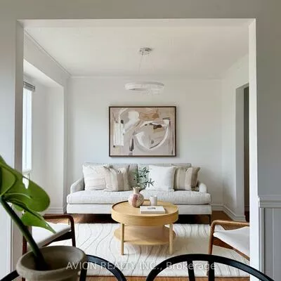 16, Glencoyne, Steeles, Toronto