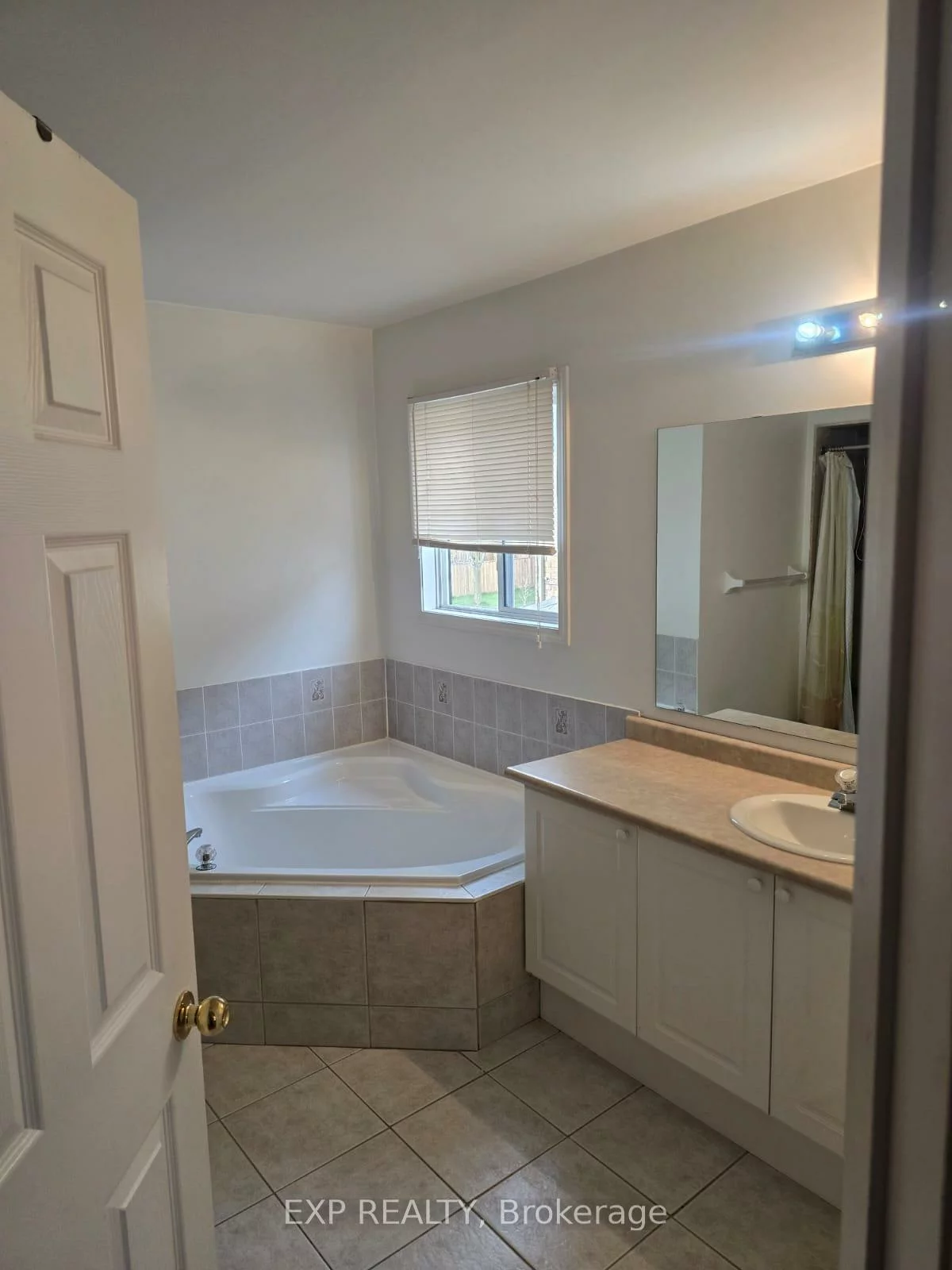 77, Snowball, Malvern, Toronto