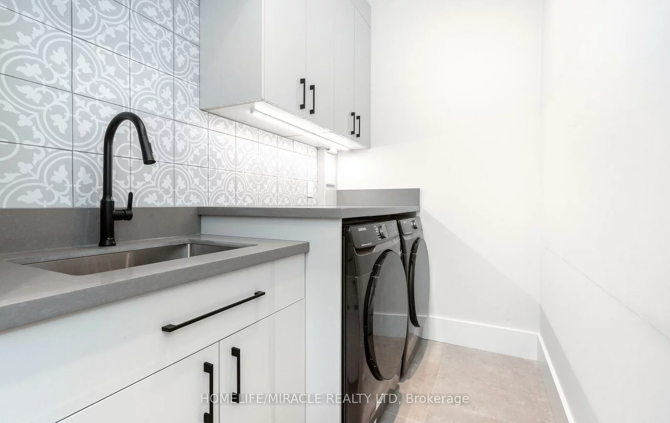 55, Adanac, Cliffcrest, Toronto