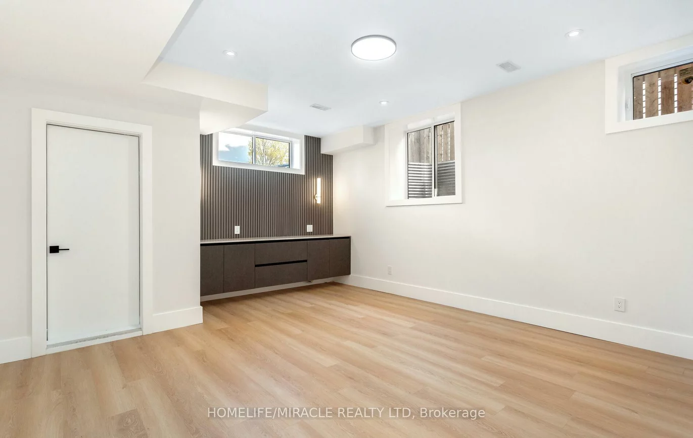 55, Adanac, Cliffcrest, Toronto