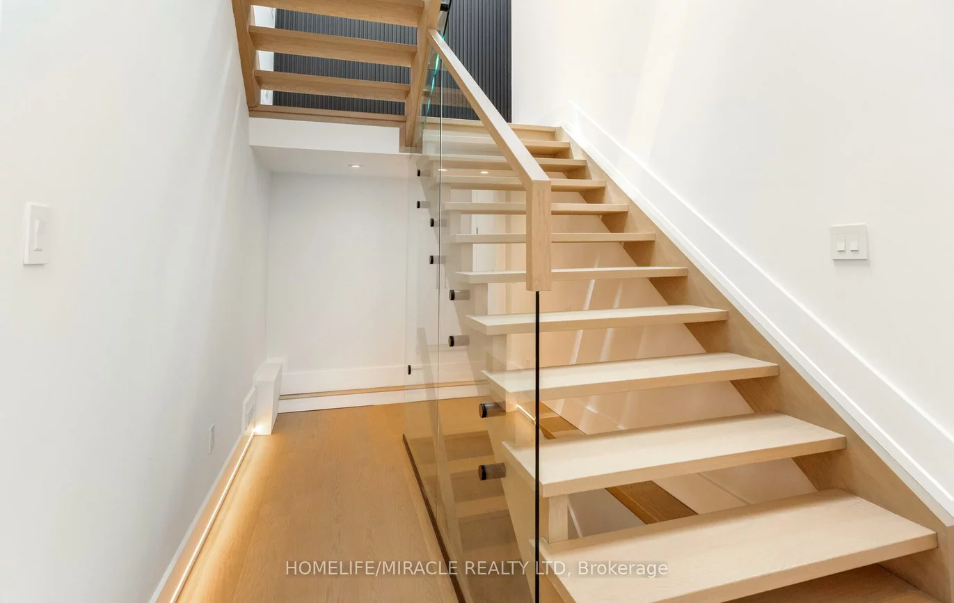 55, Adanac, Cliffcrest, Toronto