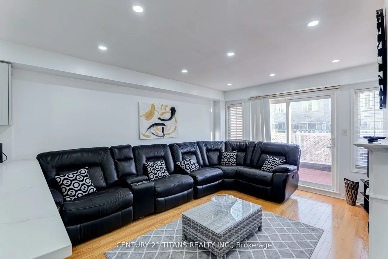 55, Wilkes, Clairlea-Birchmount, Toronto