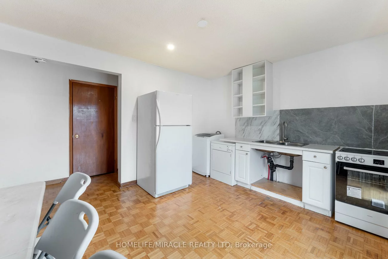 4, Greendowns, Scarborough Village, Toronto