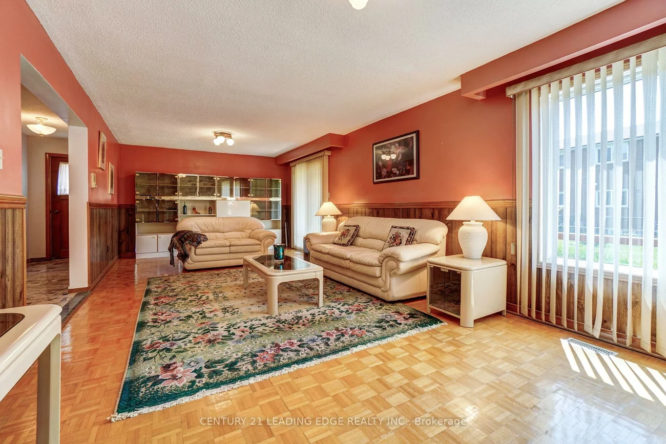 302, Huntsmill, Steeles, Toronto