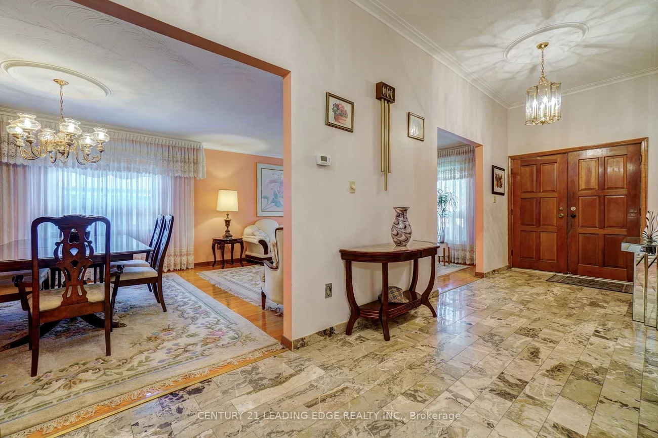302, Huntsmill, Steeles, Toronto