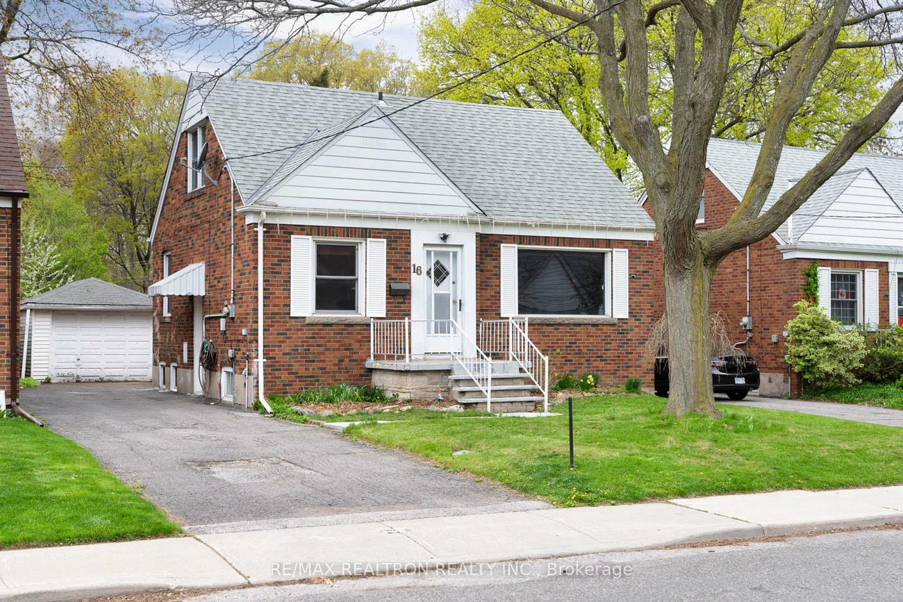 16, Plaxton, O'Connor-Parkview, Toronto