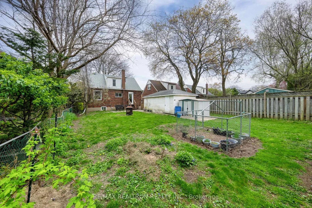 16, Plaxton, O'Connor-Parkview, Toronto