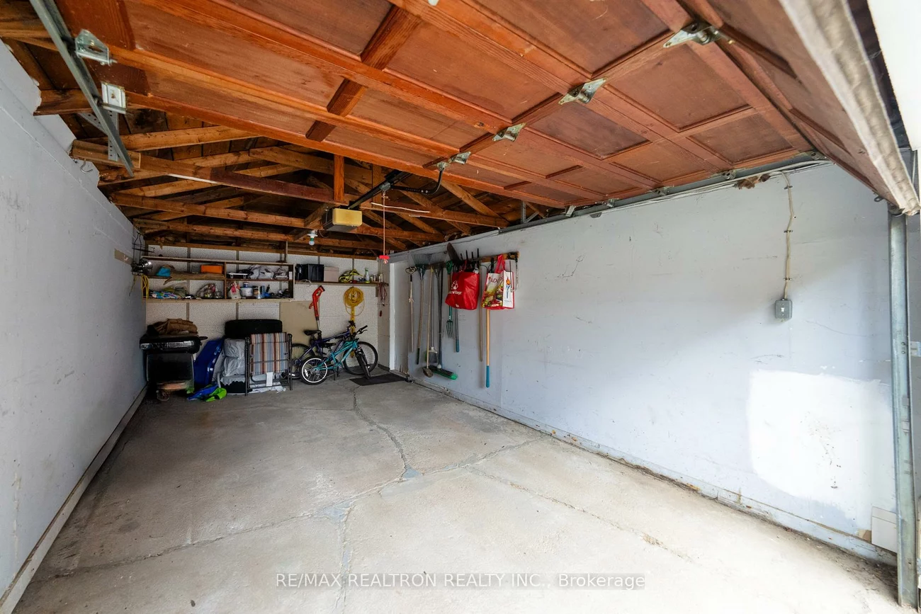 16, Plaxton, O'Connor-Parkview, Toronto