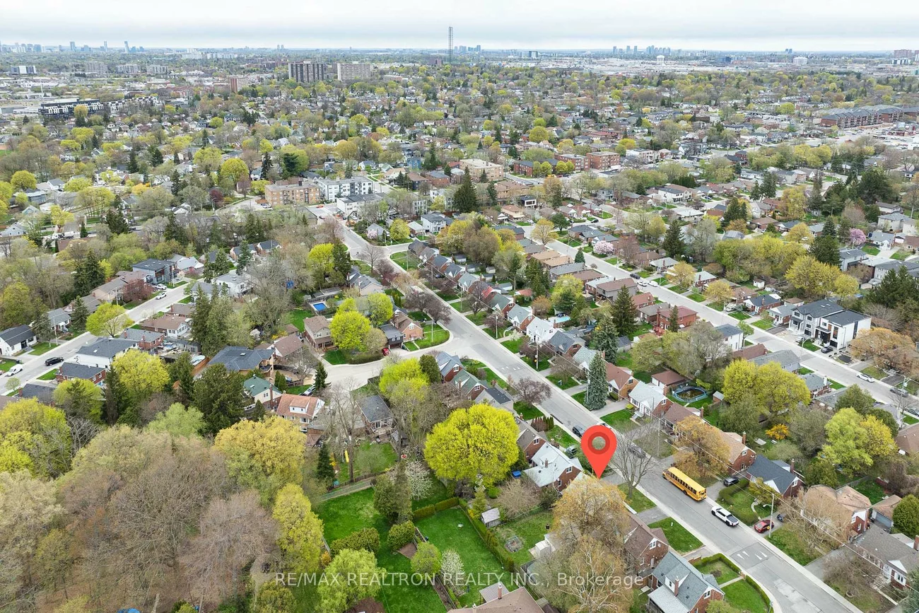 16, Plaxton, O'Connor-Parkview, Toronto