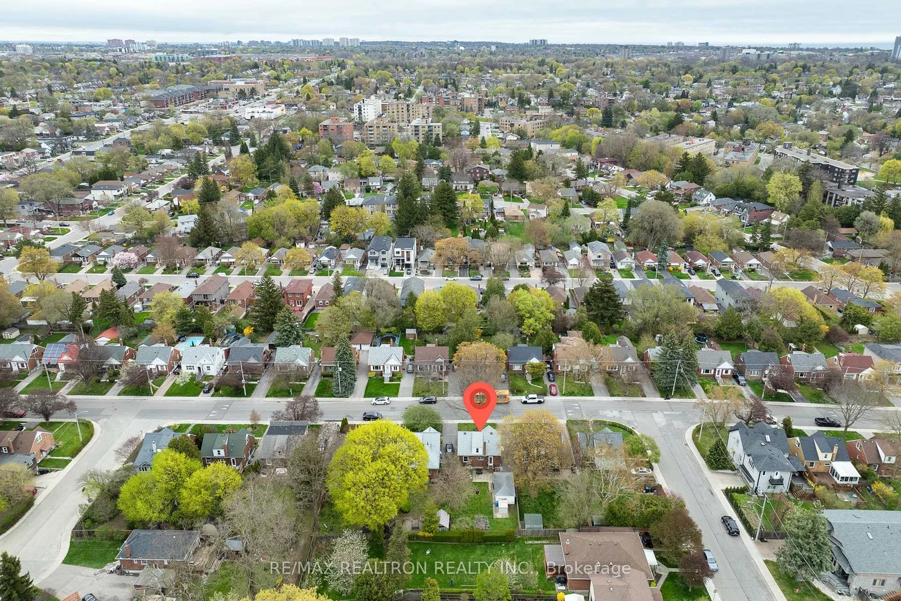 16, Plaxton, O'Connor-Parkview, Toronto