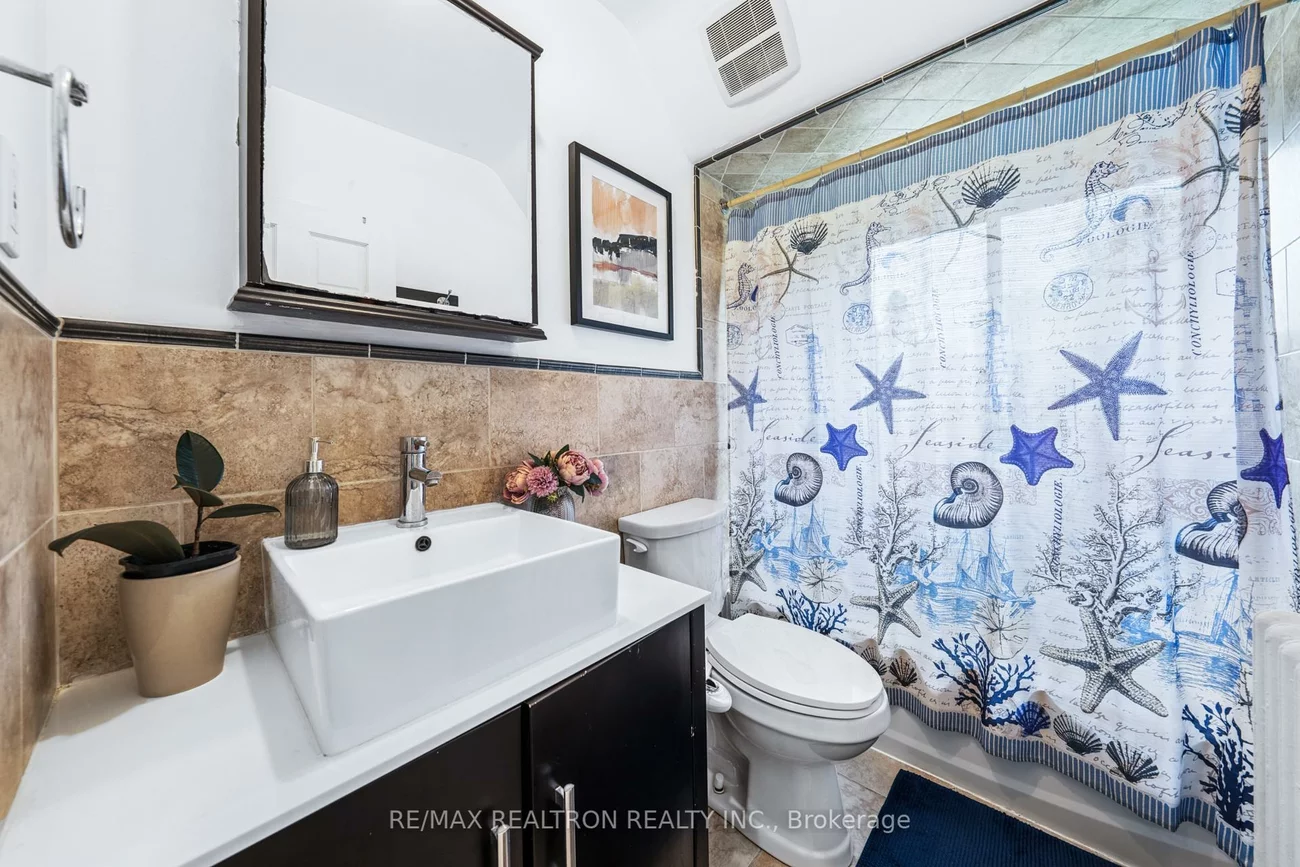 16, Plaxton, O'Connor-Parkview, Toronto