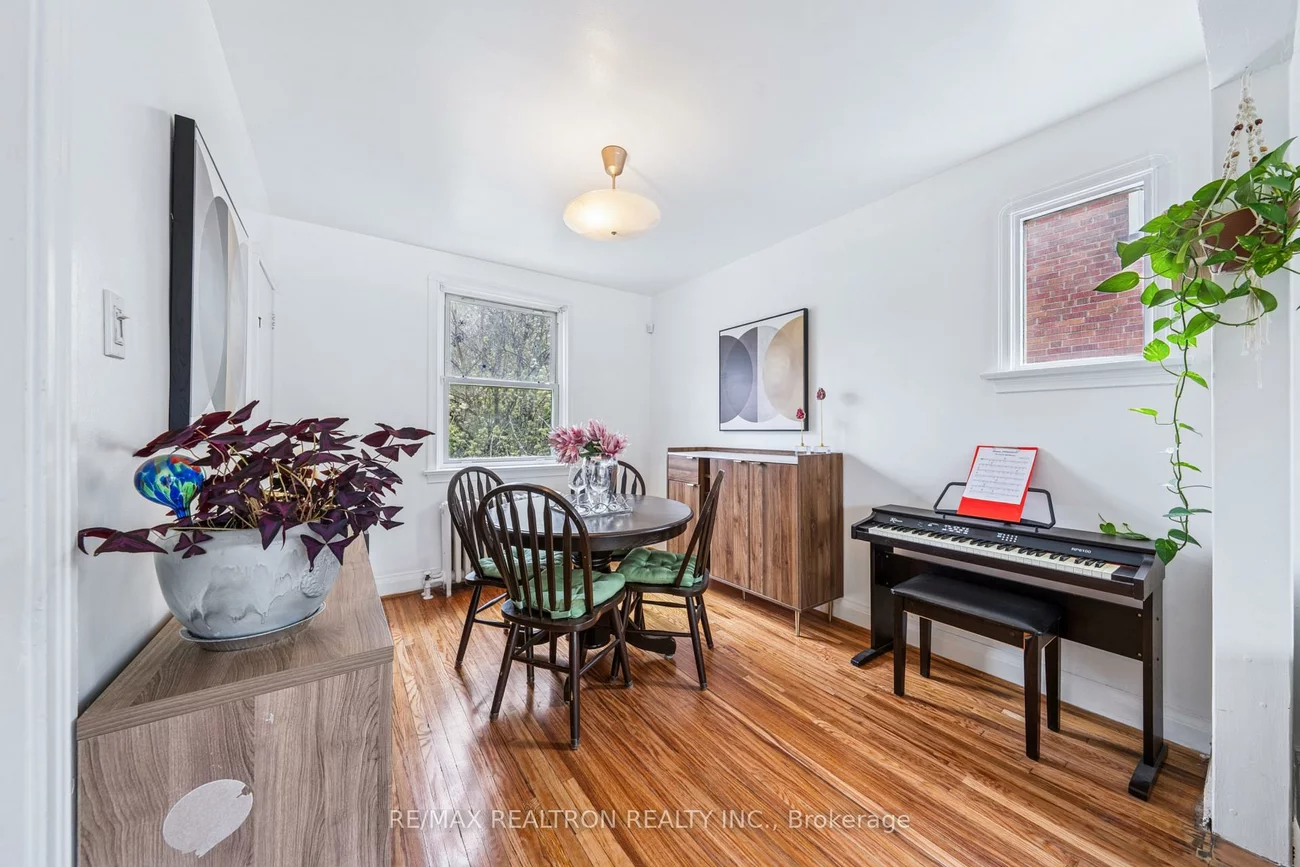 16, Plaxton, O'Connor-Parkview, Toronto