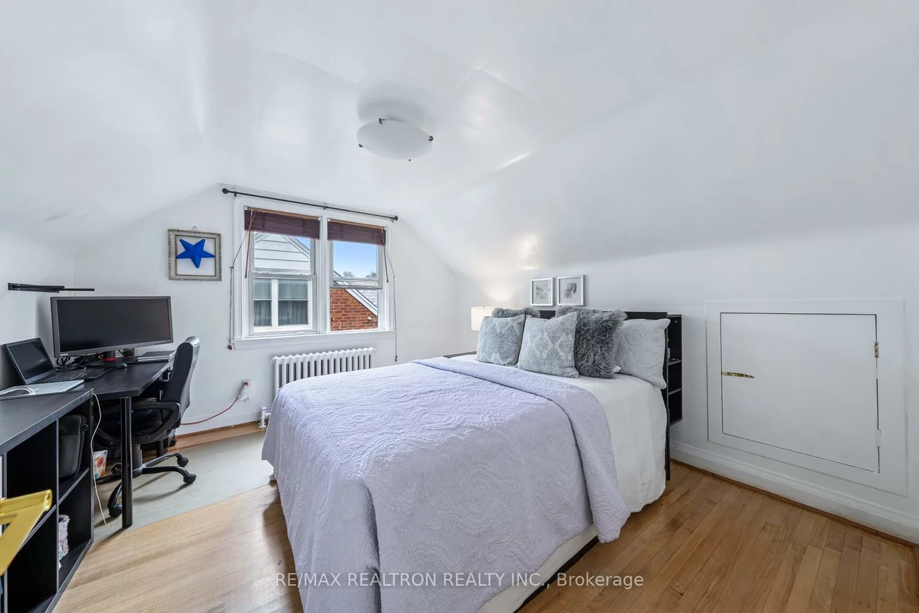 16, Plaxton, O'Connor-Parkview, Toronto
