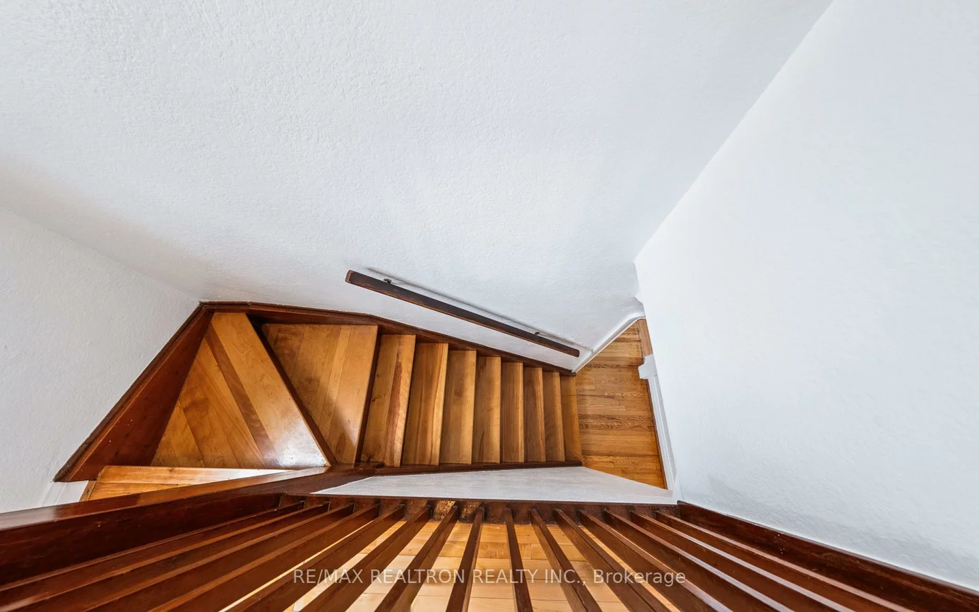 16, Plaxton, O'Connor-Parkview, Toronto