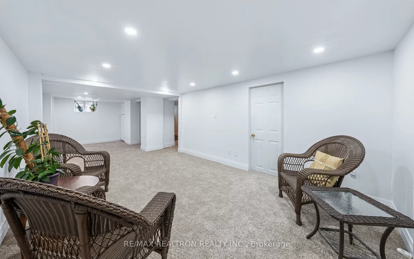 16, Plaxton, O'Connor-Parkview, Toronto
