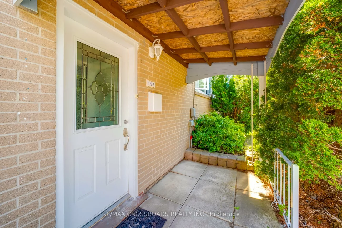 127, Celeste, West Hill, Toronto