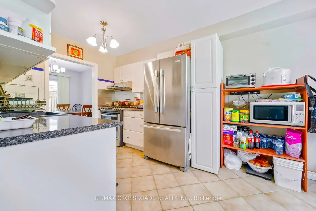 127, Celeste, West Hill, Toronto