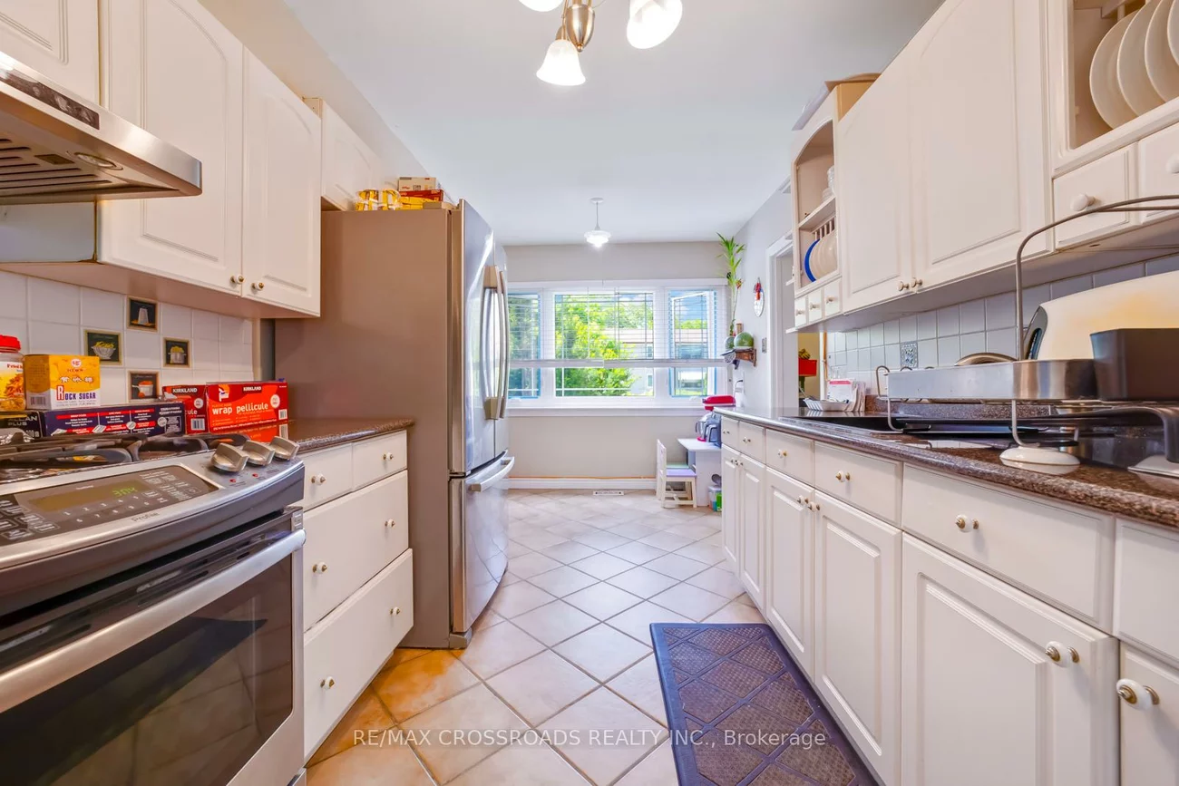 127, Celeste, West Hill, Toronto