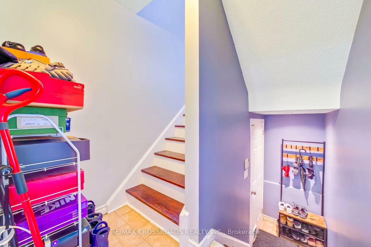 127, Celeste, West Hill, Toronto