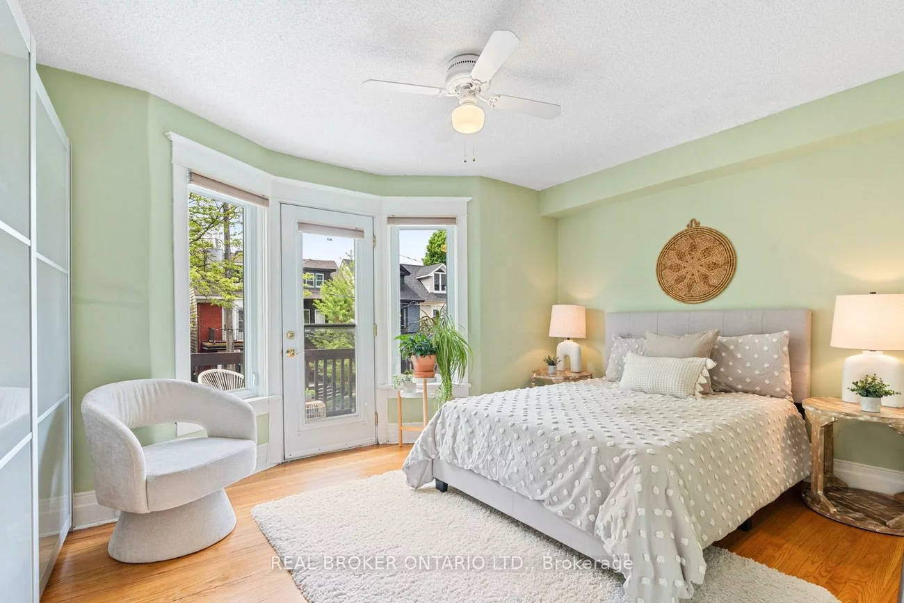 23, Muriel, Danforth, Toronto