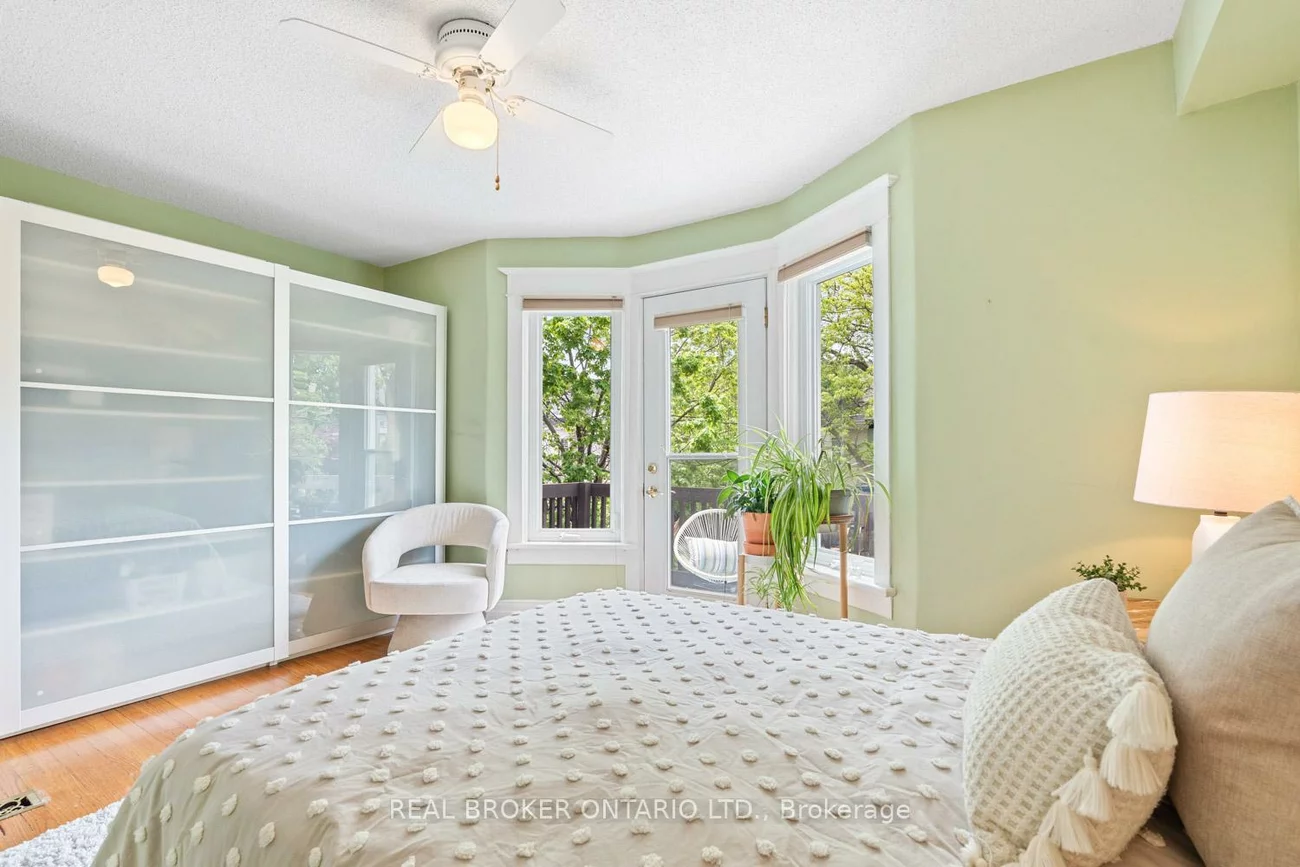 23, Muriel, Danforth, Toronto