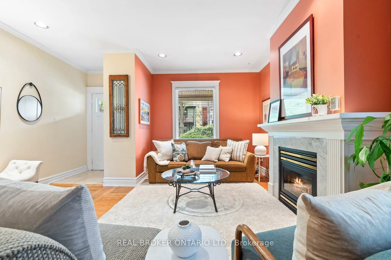 23, Muriel, Danforth, Toronto