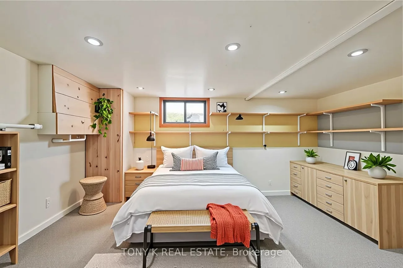 170, Virginia, Danforth Village-East York, Toronto