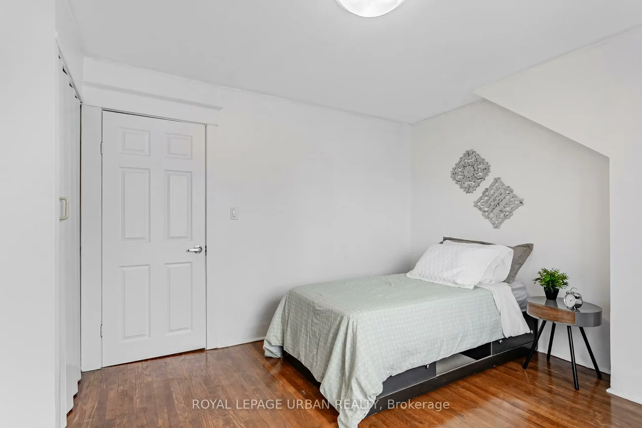 144, Aldwych, Danforth Village-East York, Toronto