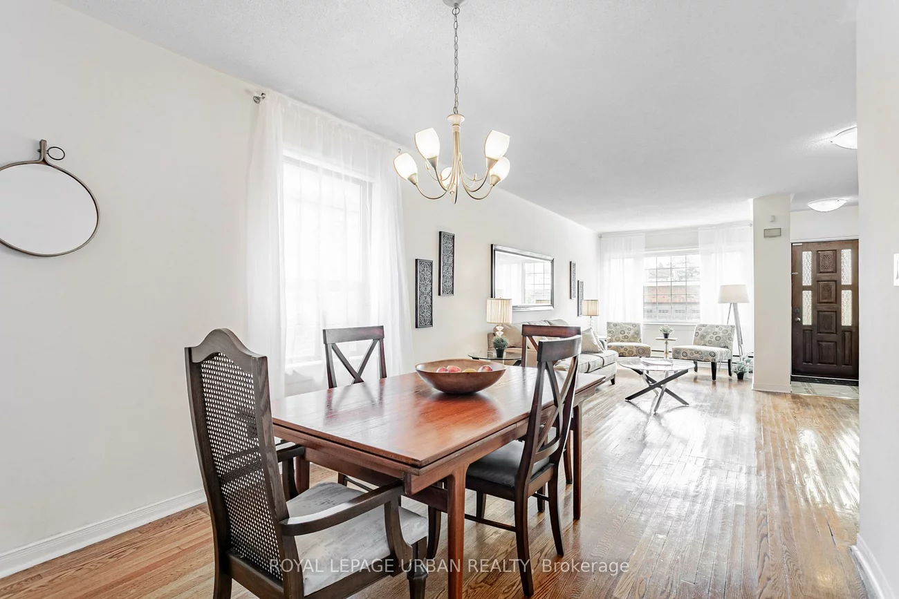 144, Aldwych, Danforth Village-East York, Toronto