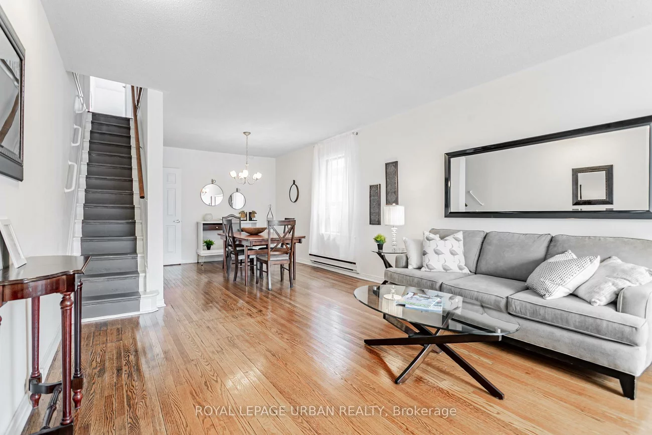 144, Aldwych, Danforth Village-East York, Toronto