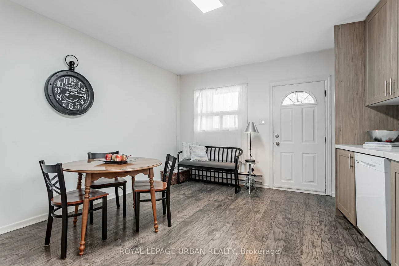 144, Aldwych, Danforth Village-East York, Toronto