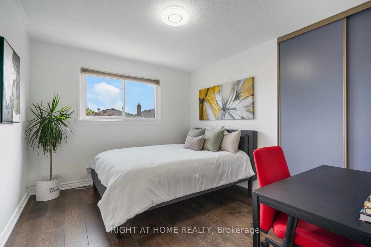 102, Greybeaver, Rouge E10, Toronto