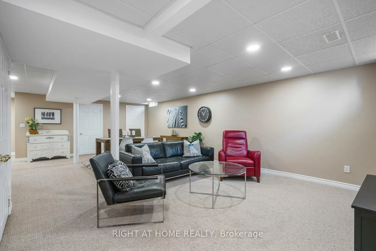 102, Greybeaver, Rouge E10, Toronto