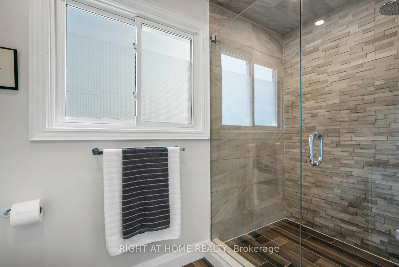 102, Greybeaver, Rouge E10, Toronto