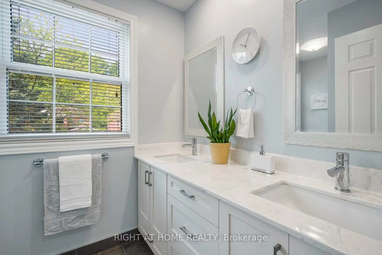 102, Greybeaver, Rouge E10, Toronto