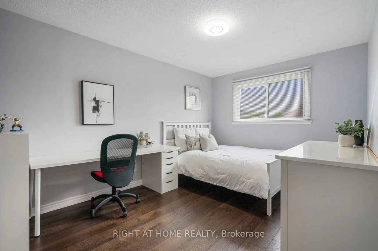 102, Greybeaver, Rouge E10, Toronto