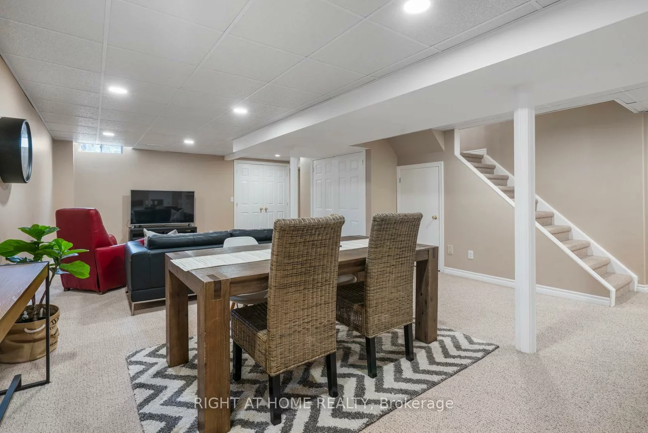 102, Greybeaver, Rouge E10, Toronto
