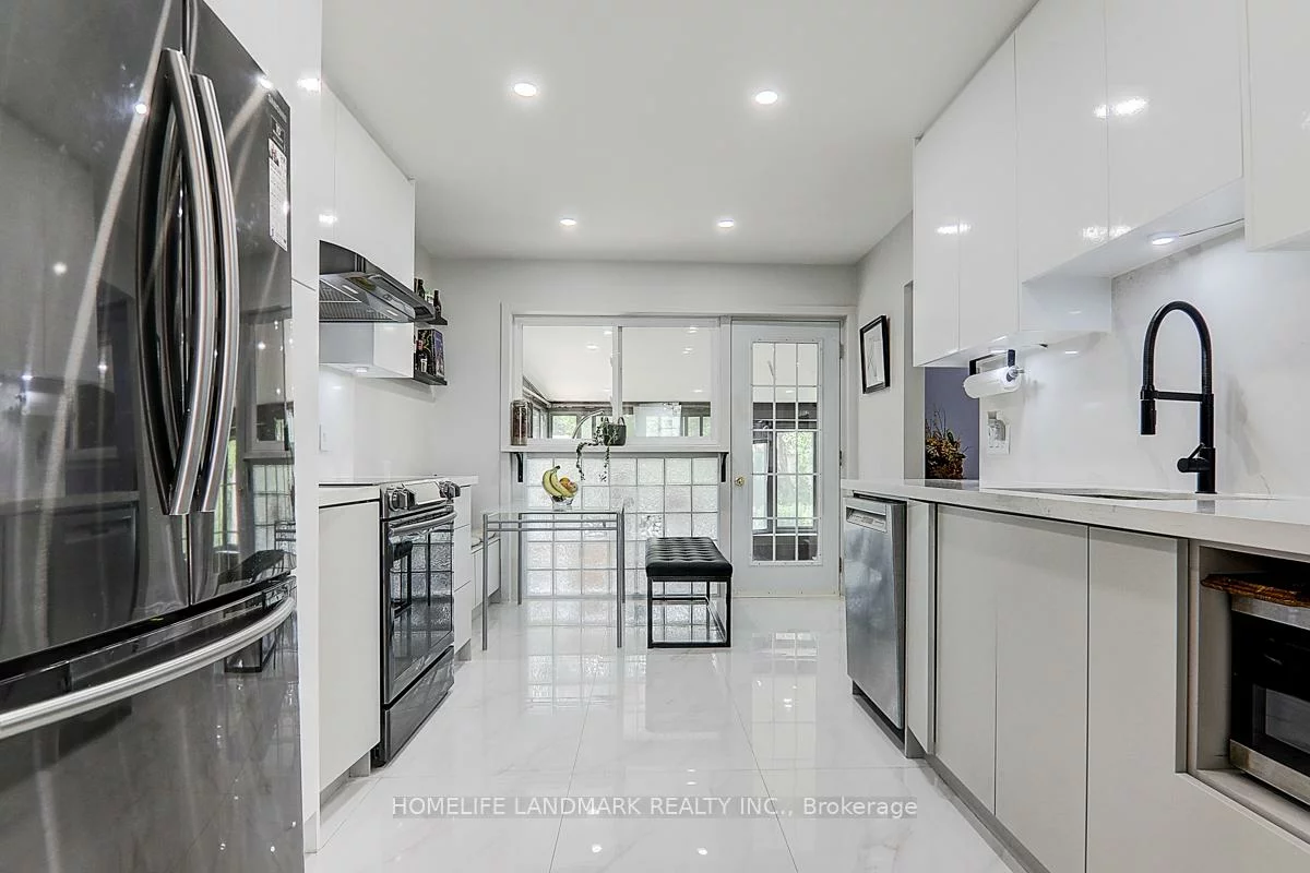 60, Highcastle, Morningside, Toronto