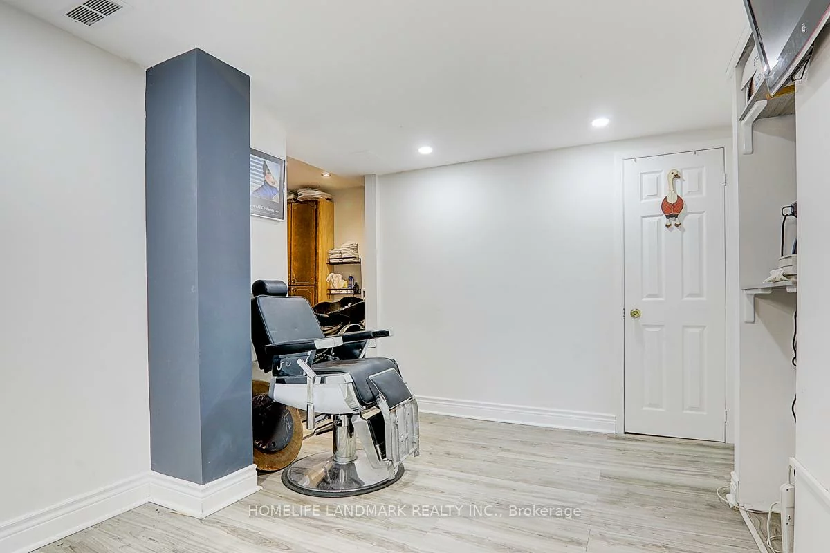 60, Highcastle, Morningside, Toronto
