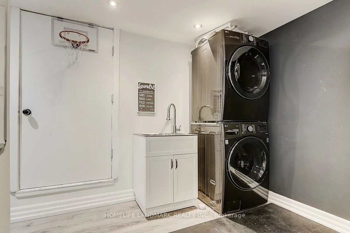 60, Highcastle, Morningside, Toronto