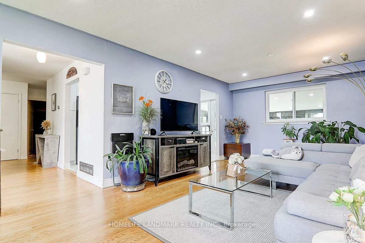 60, Highcastle, Morningside, Toronto