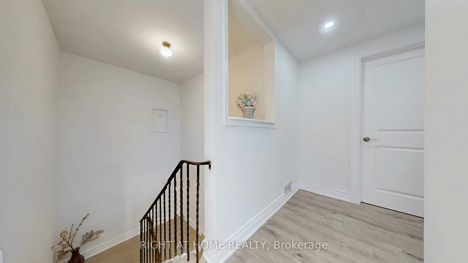 12A, Kenmore, Clairlea-Birchmount, Toronto