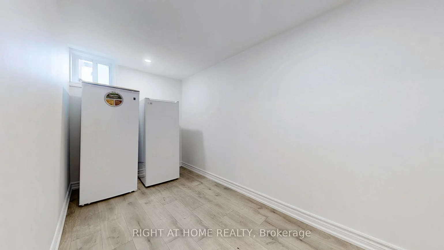 12A, Kenmore, Clairlea-Birchmount, Toronto