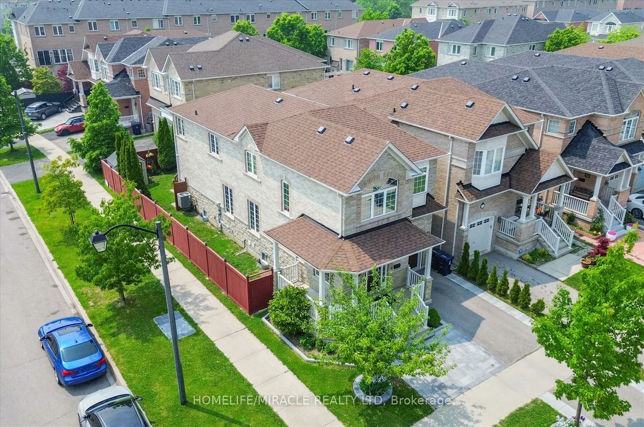 22, Vivian, Cliffcrest, Toronto