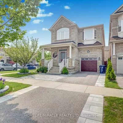 22, Vivian, Cliffcrest, Toronto