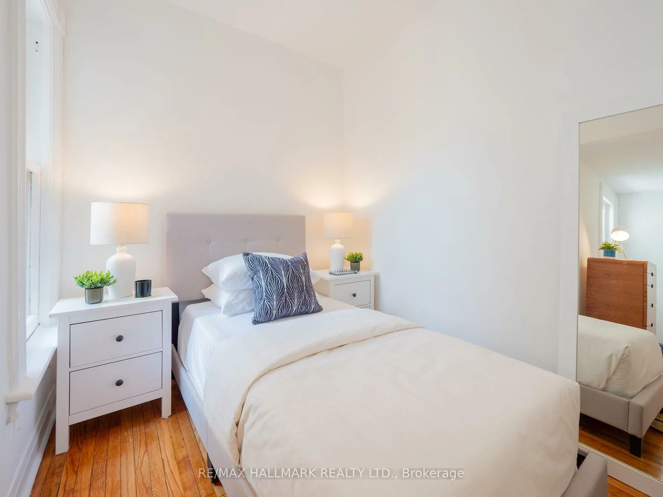 67, Langley, North Riverdale, Toronto