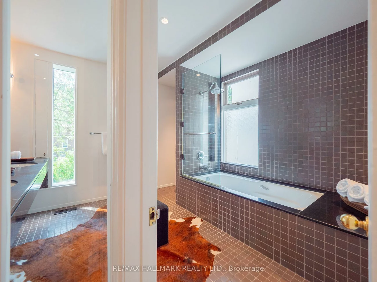 67, Langley, North Riverdale, Toronto